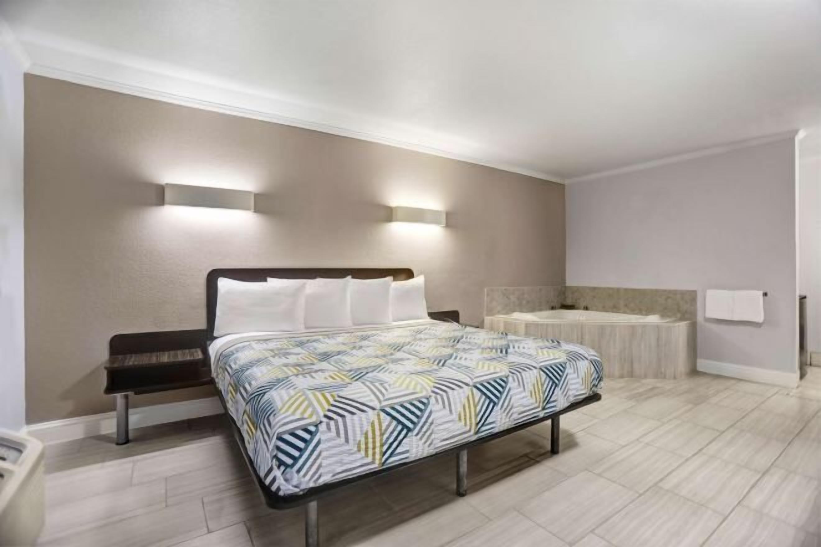 Työpöytä, ilmainen Wi-Fi, vuodevaatteet