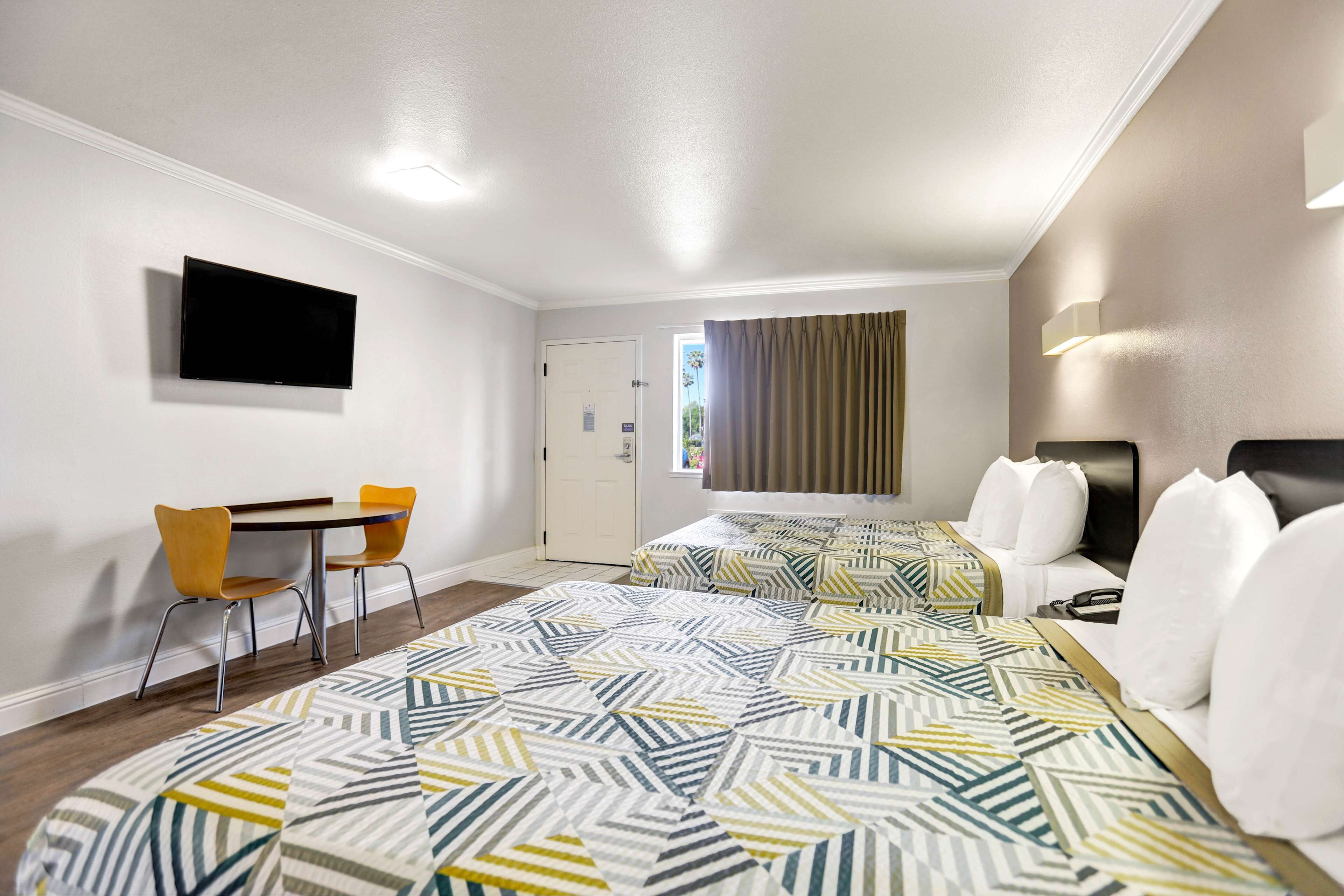 Desk, free WiFi, bed sheets