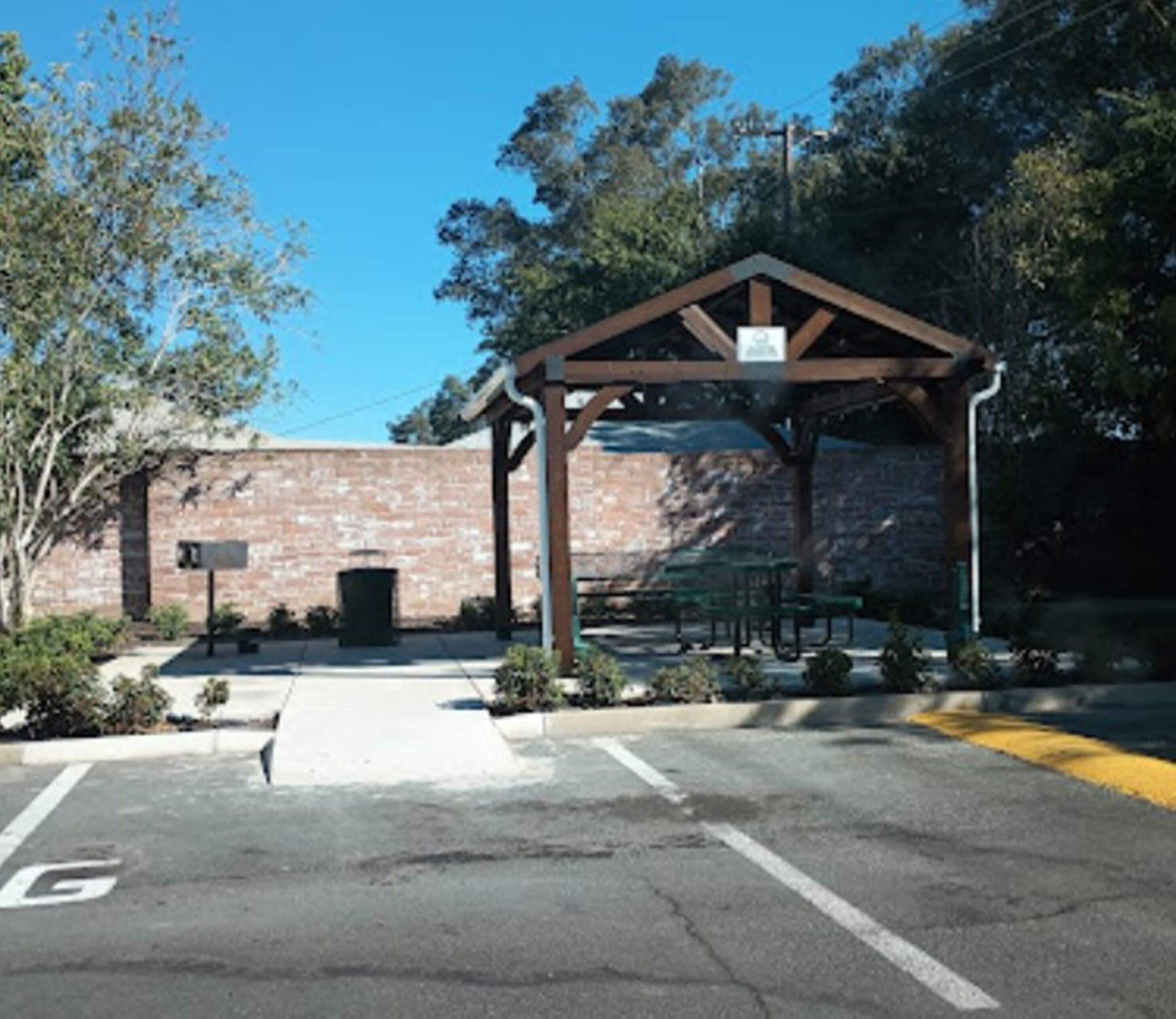 Grillaus-/piknikalue