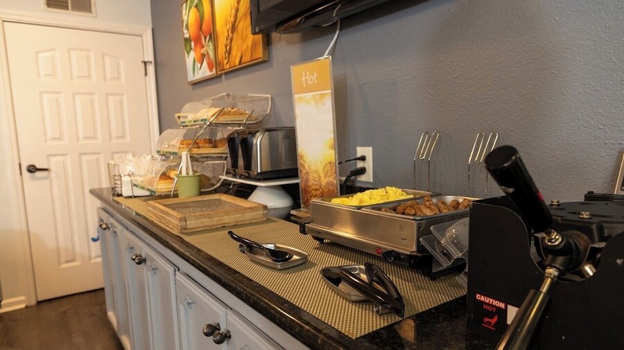 Quality Inn & Suites Tulare