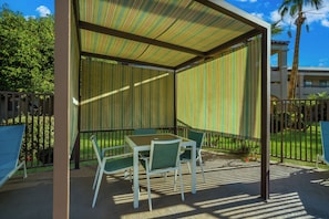 Outdoor pool, open 8:00 AM to 10:00 PM, free pool cabanas, pool loungers