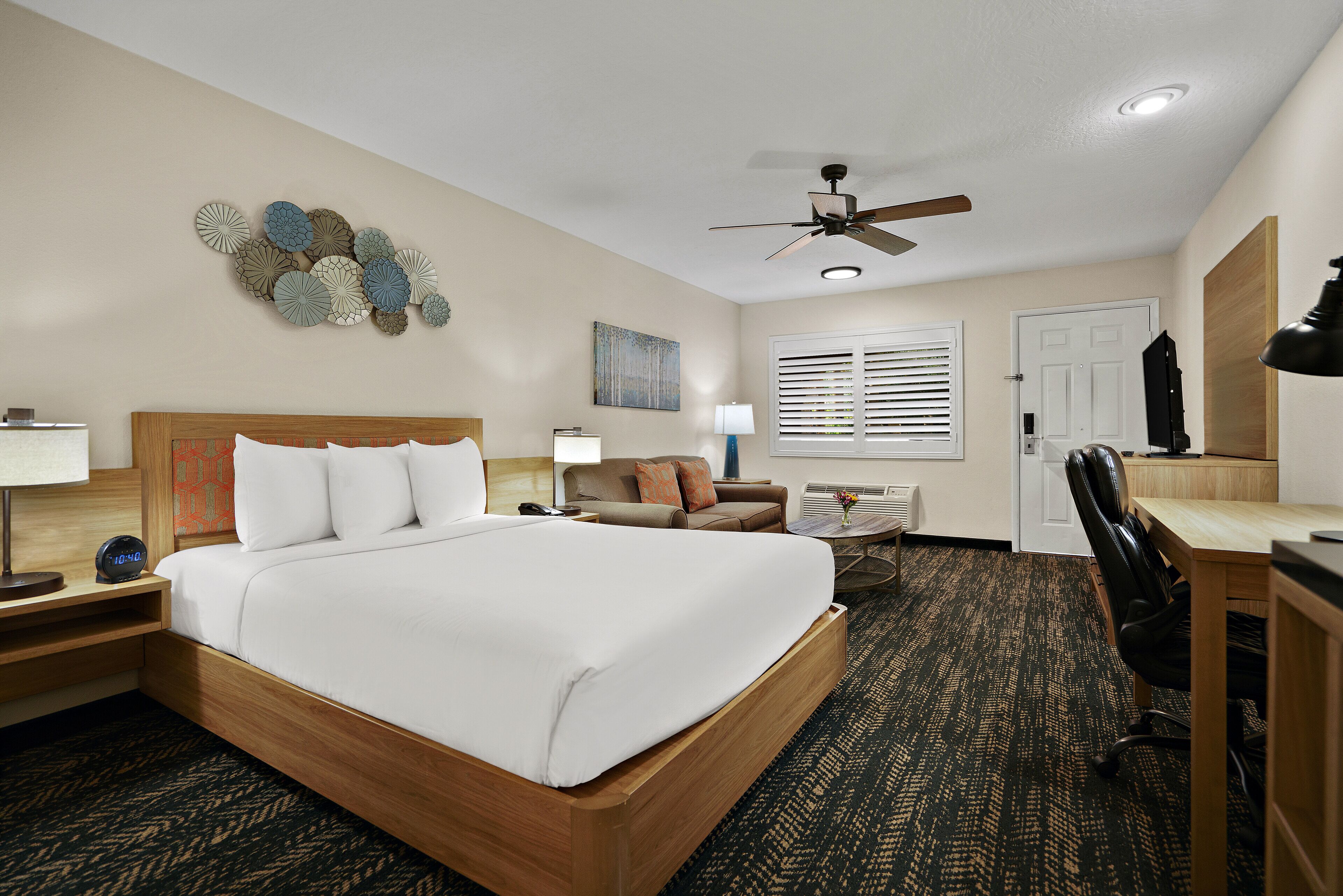 1 bedroom, premium bedding, individually furnished, desk