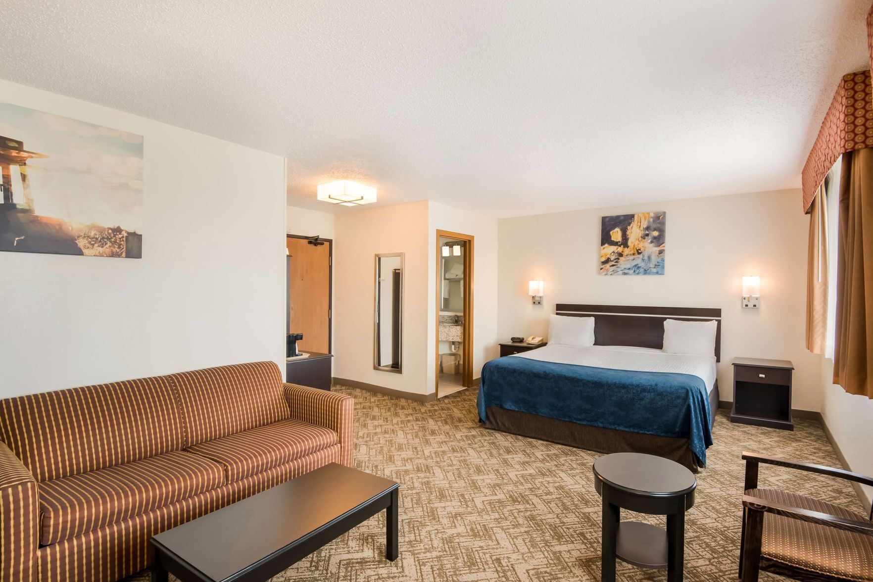 Desk, iron/ironing board, free WiFi, bed sheets