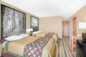 Kamar Double, 2 Tempat Tidur Double | Bantalan ekstra lembut dan didekorasi berbeda-beda