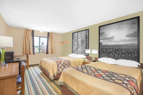 Colchones con pillow-top, escritorio y cortinas blackout