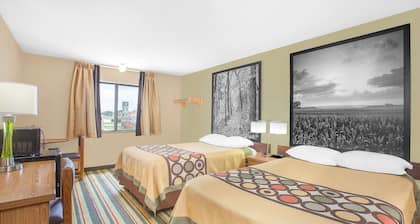 Super 8 by Wyndham Mt Pleasant