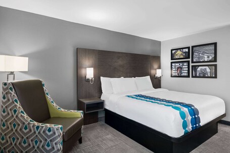 La Quinta Inn by Wyndham Indianapolis Airport Executive Dr - Image 42