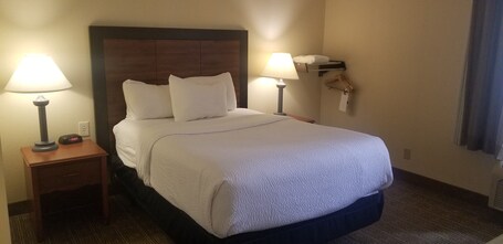La Quinta Inn by Wyndham Indianapolis Airport Executive Dr - Image 52