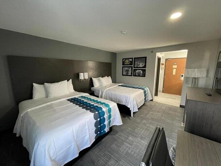 La Quinta Inn by Wyndham Indianapolis Airport Executive Dr - Image 44