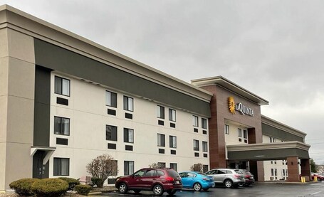 La Quinta Inn by Wyndham Indianapolis Airport Executive Dr - Image 13