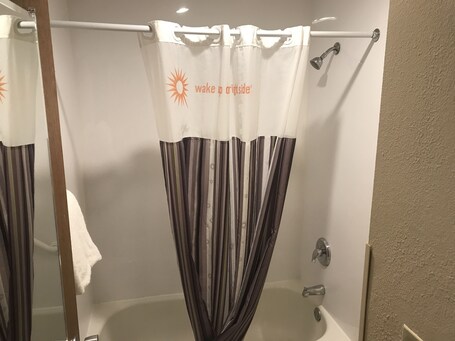 La Quinta Inn by Wyndham Indianapolis Airport Executive Dr - Image 27