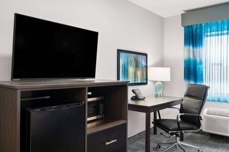 La Quinta Inn by Wyndham Indianapolis Airport Executive Dr - Image 28