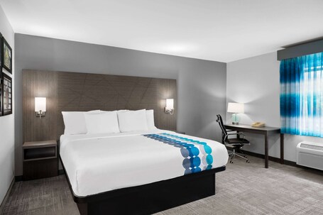 La Quinta Inn by Wyndham Indianapolis Airport Executive Dr - Image 45