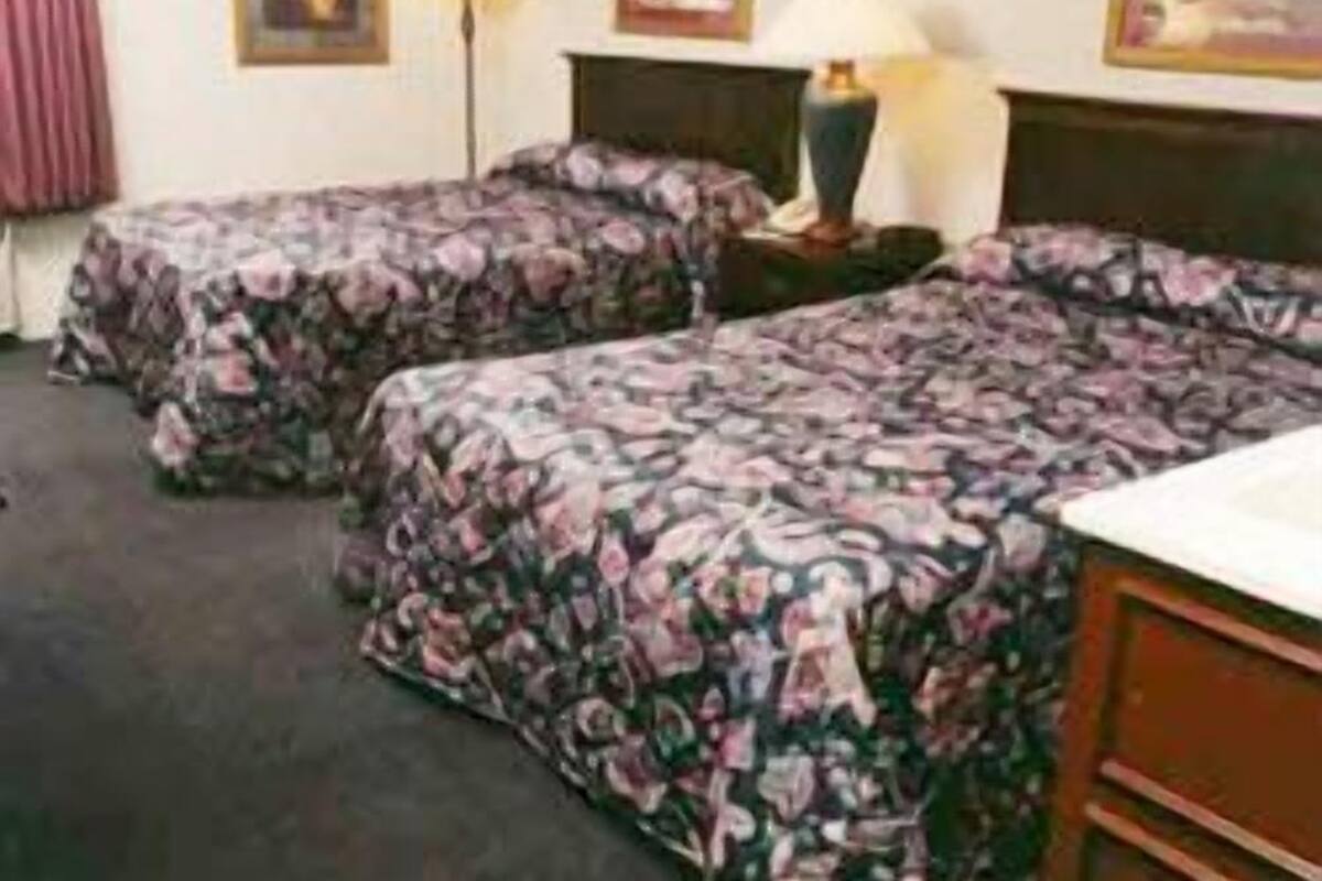 Standard Room, 2 Queen Beds, Non Smoking