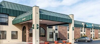 Quality Inn & Suites Shelbyville I-74