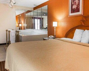 Suite, 1 cama King size, para no fumadores | Escritorio, tabla de planchar con plancha y cunas gratuitas 