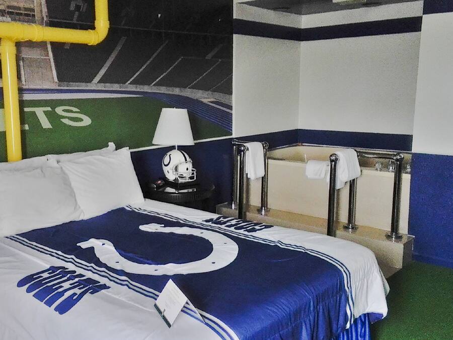 Caja de seguridad en la habitación y escritorio