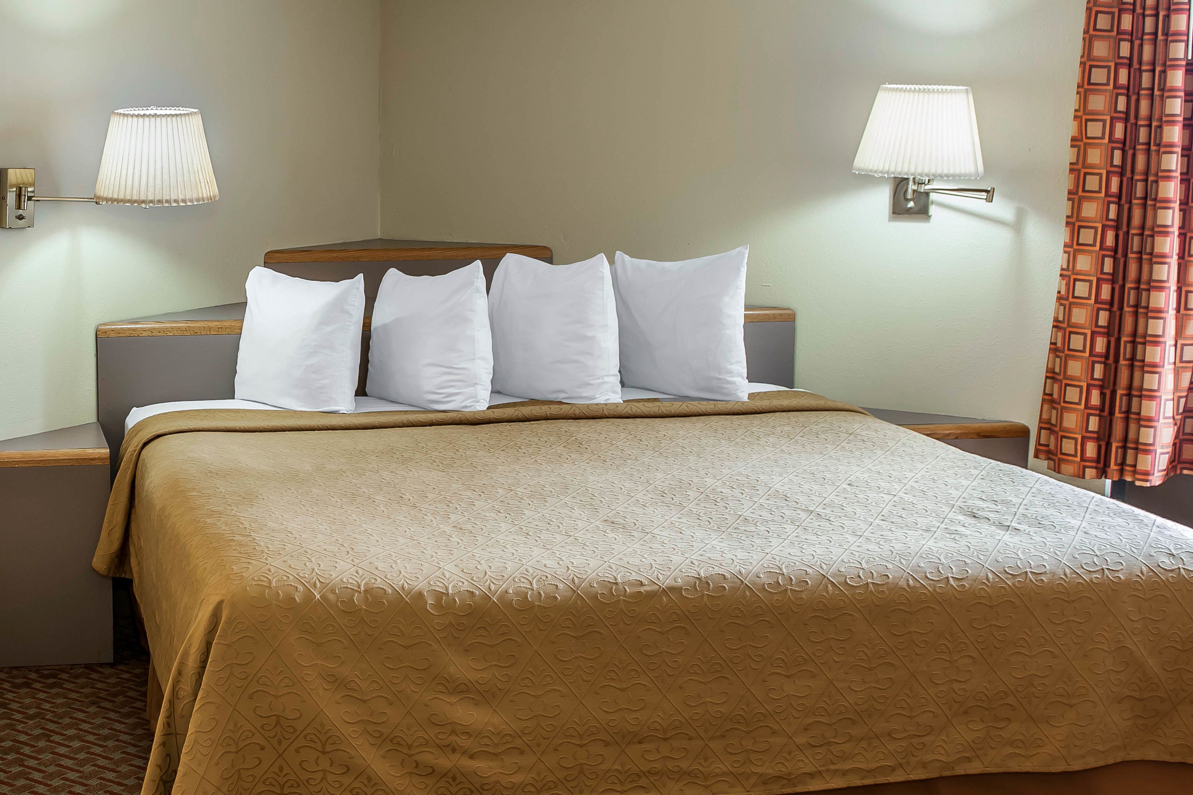 Caja de seguridad en la habitación y escritorio 