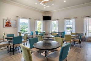 Free daily buffet breakfast  - Best Western Carlton Suites (Birmingham)