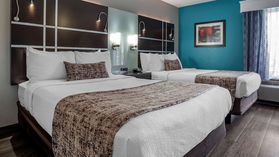 Best Western Carlton Suites