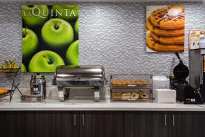 Free continental breakfast 