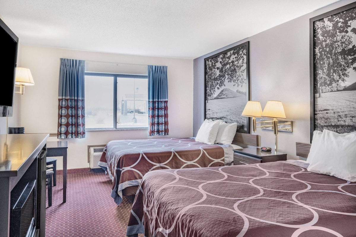 Free cribs/infant beds, rollaway beds, free WiFi, bed sheets