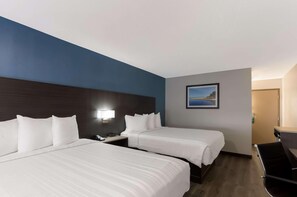 Desk, laptop workspace, iron/ironing board, free WiFi - Quality Inn South Bend Near Notre Dame (South Bend)