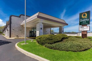 Unclassified image, 5 of 69, button - Quality Inn South Bend Near Notre Dame (South Bend)