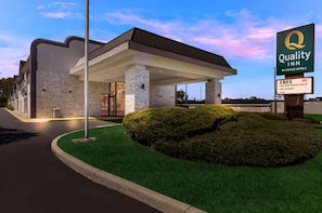 Exterior - Quality Inn South Bend Near Notre Dame (South Bend)