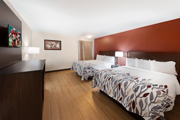 Habitación Deluxe, 2 camas de matrimonio, no fumadores | Cortinas opacas, tabla de planchar con plancha, cunas gratuitas