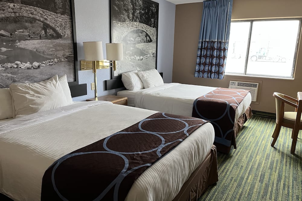 Boarders Inn & Suites by Cobblestone Hotels - Waterloo/Cedar Falls