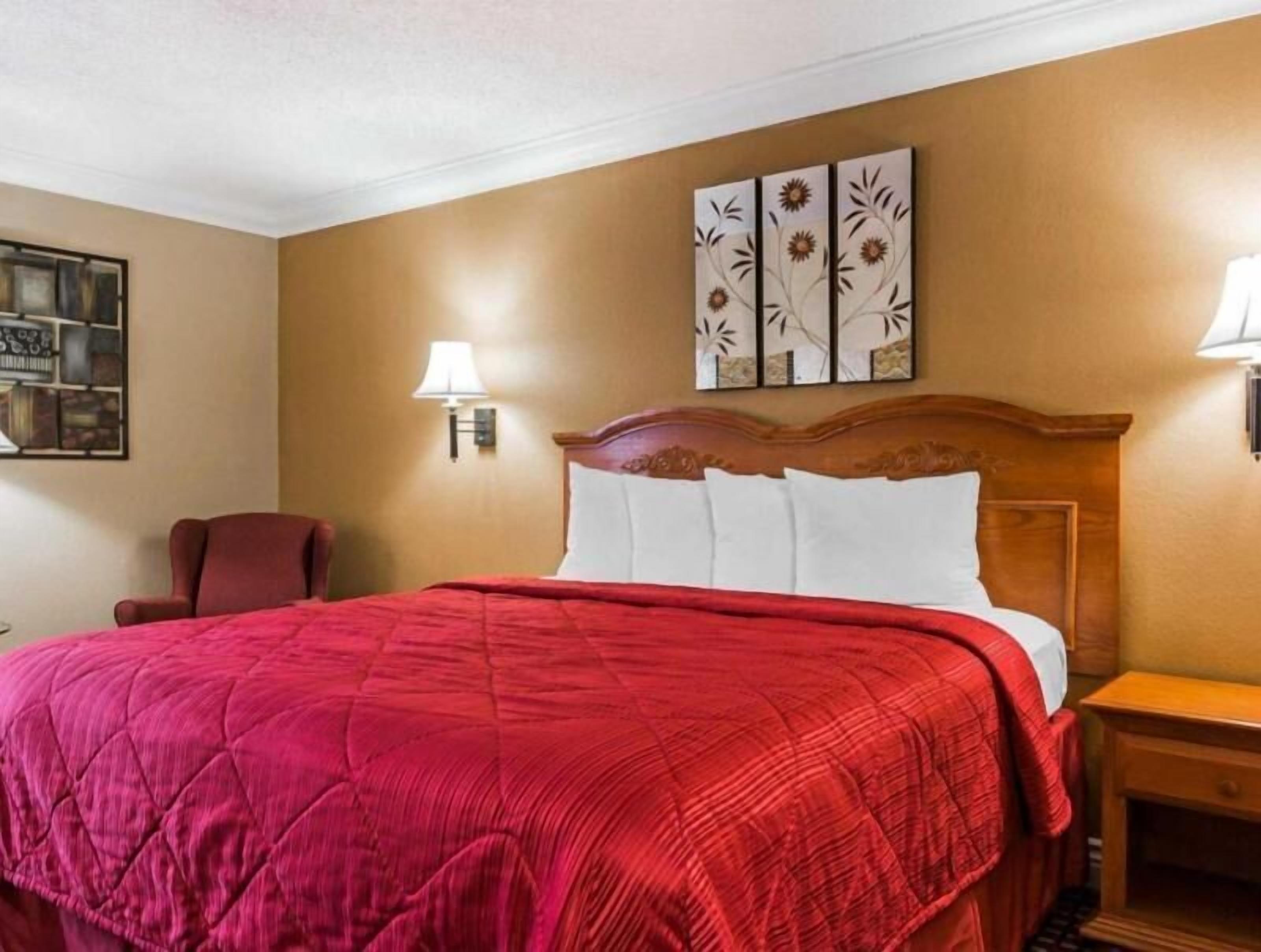 1 bedroom, premium bedding, pillowtop beds, desk
