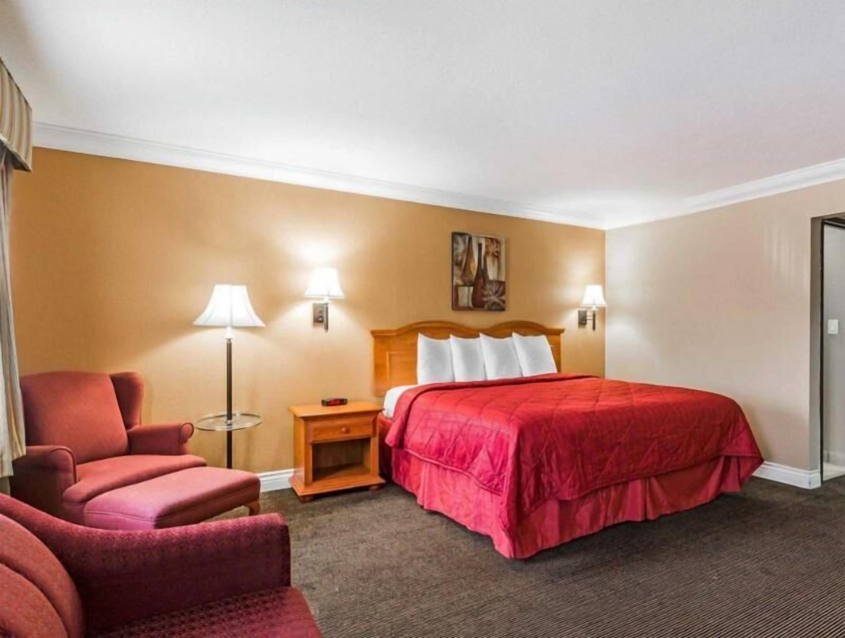 1 bedroom, premium bedding, pillowtop beds, desk