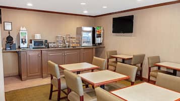 Free daily continental breakfast