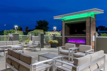 Property amenity. La Quinta Inn & Suites by Wyndham Des Moines West Clive