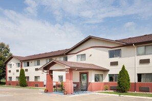 Exterior - Super 8 by Wyndham Washington/Peoria Area (Washington)