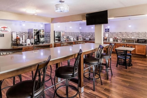 Super 8 by Wyndham Iowa City/Coralville