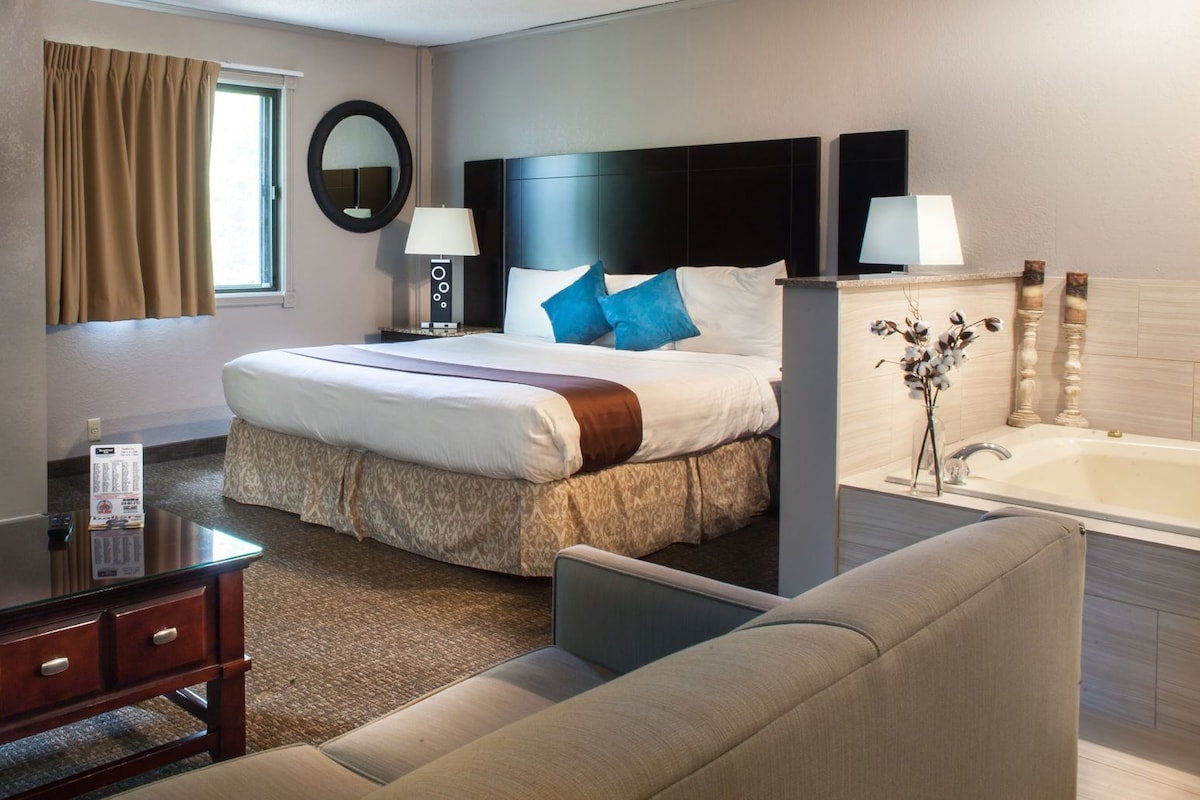 Egyptian cotton sheets, premium bedding, pillowtop beds, desk