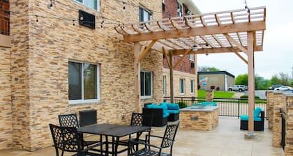 Clarion Pointe Bettendorf - Quad Cities