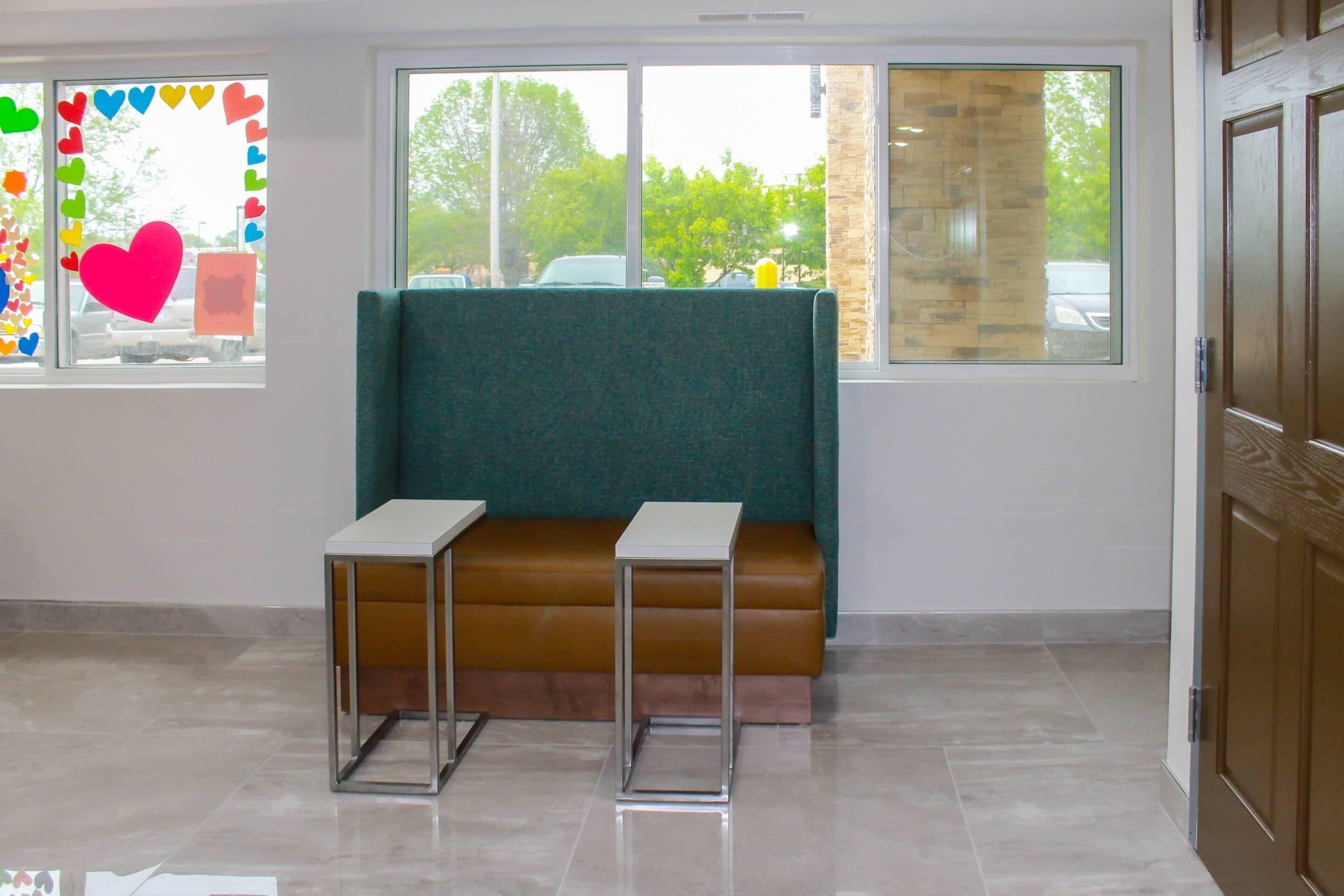 Tägliches inbegriffenes kontinentales Frühstück