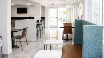 Free daily continental breakfast