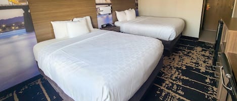 Kamar, 2 Tempat Tidur Queen, Bebas Asap Rokok | Meja kerja, setrika/meja setrika, dan tempat tidur bayi (biaya tambahan)