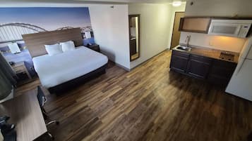 Suite, 1 King Bed, Non Smoking