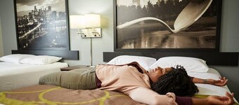 Super 8 by Wyndham Burlington