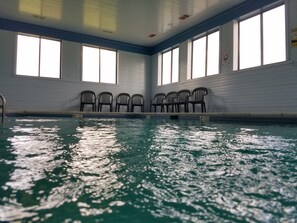 Indendørs pool