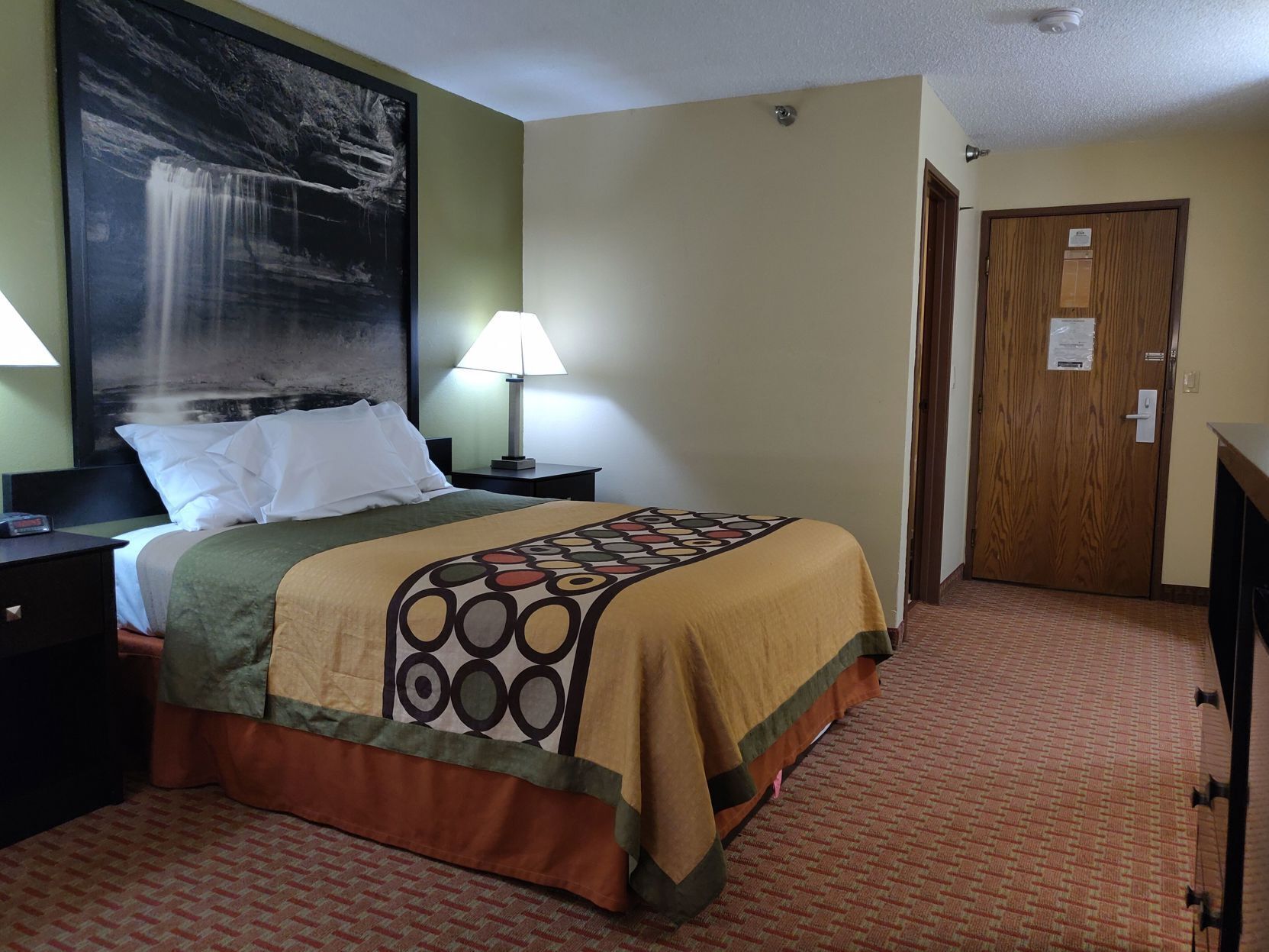 Desk, iron/ironing board, cots/infant beds, free WiFi
