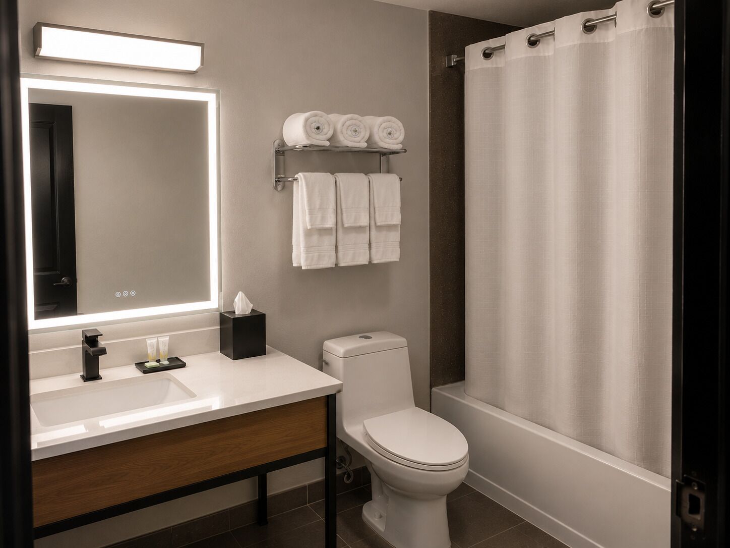 Combined shower/bathtub, free toiletries, hair dryer, bathrobes