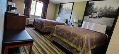 Super 8 by Wyndham Champaign