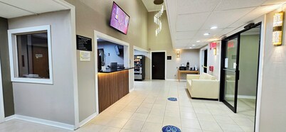 Super 8 by Wyndham Champaign