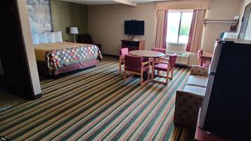 Studio Suite, 1 King Bed, Non Smoking